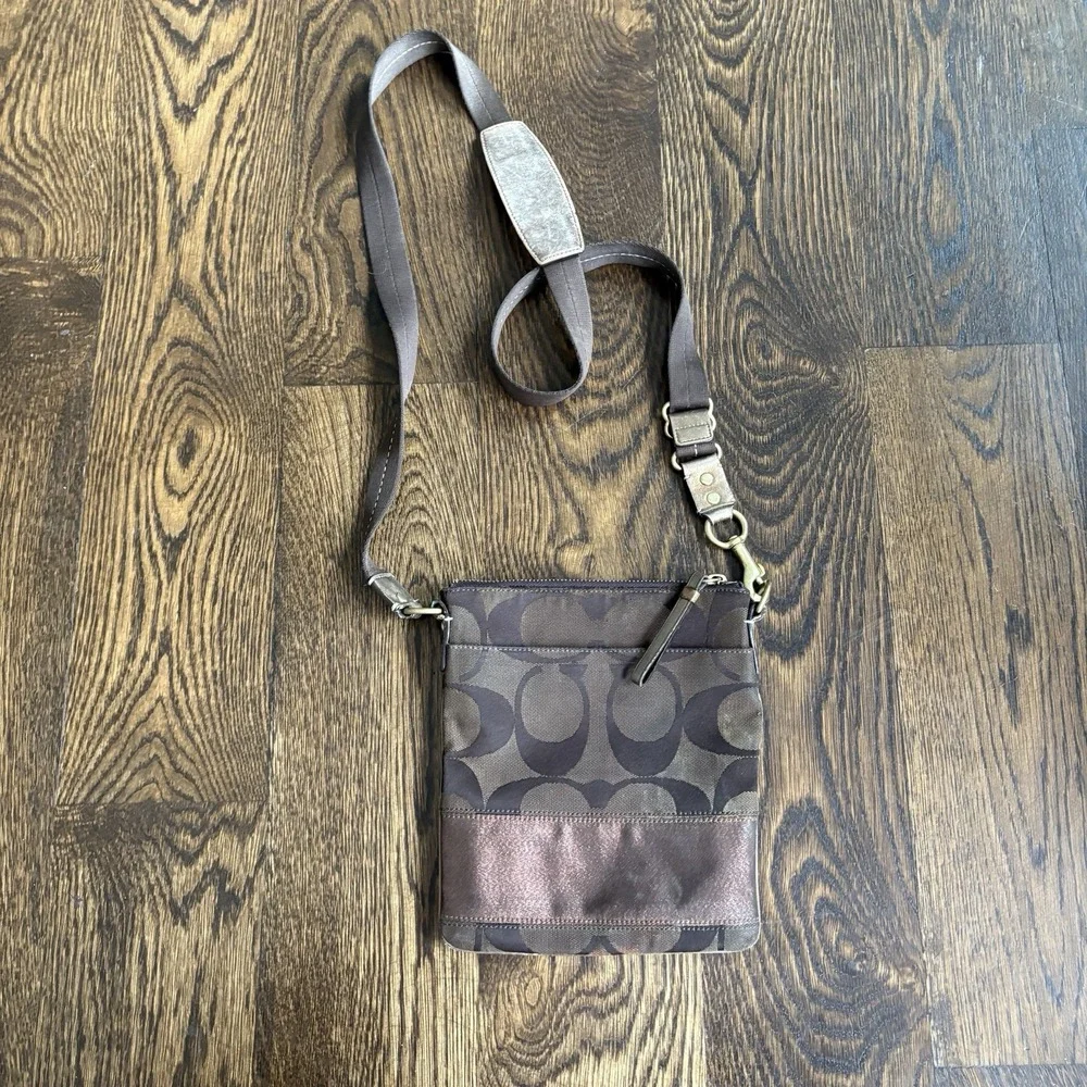 VTG Coach Signature Logo Swingpack Crossbody Bag Purse Brown Adjustable Strap
